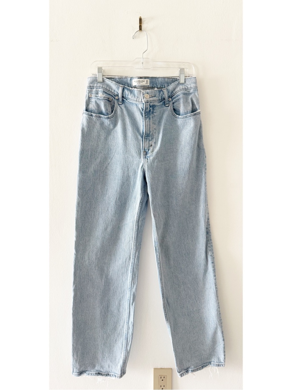 Abercrombie & Fitch The '90s Relaxed Jean High Rise Size 30 (10R)